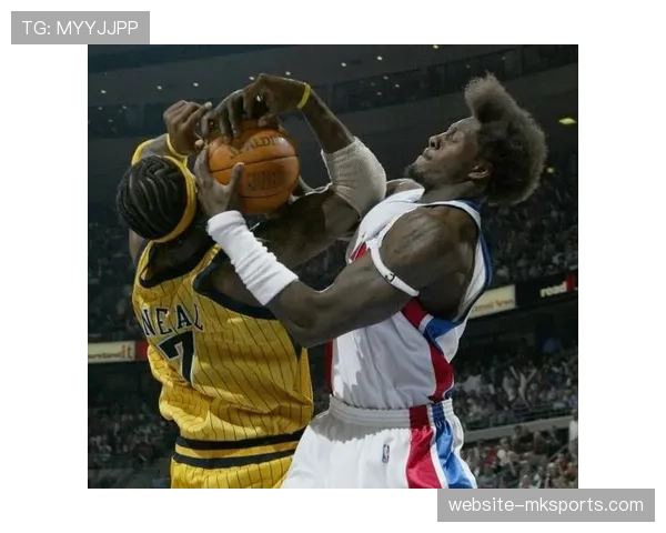 NBA官方社交媒体发布历史经典瞬间：本·华莱士低位硬扛奥尼尔集锦